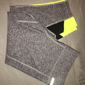 PINK Grey Capri Yoga Leggings